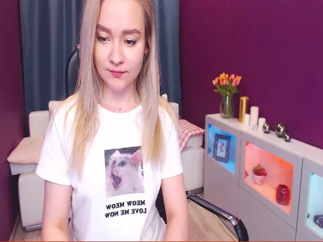 Live sex webcam photo for Kara_Smith #255213975