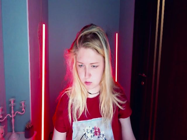 Live sex webcam photo for TinkerrBelll #262882864