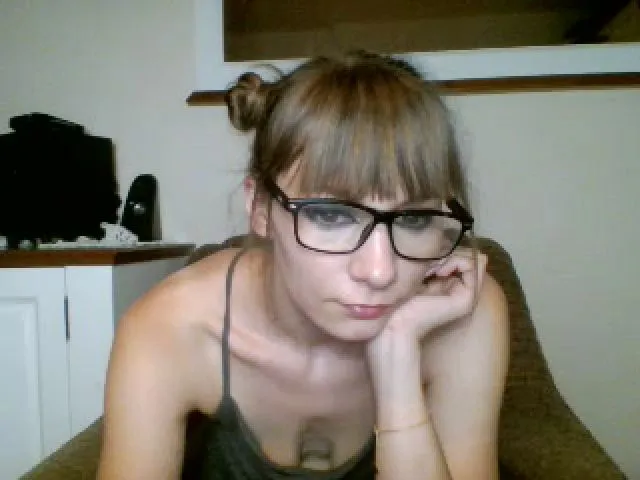 Live sex webcam photo for Terra1123 #258845766