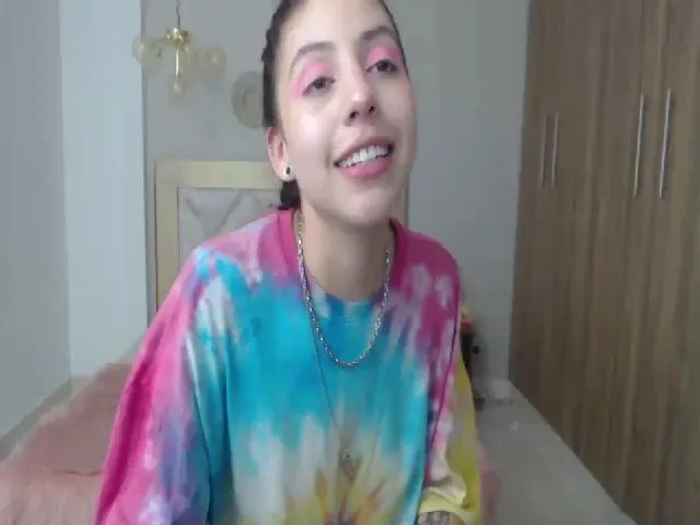 Live sex webcam photo for Emily_evans18 #252324860