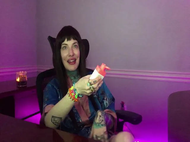 Live sex webcam photo for Kxtiemccxnn #253531728