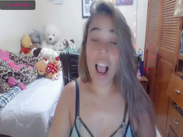 Live sex webcam photo for Meganhill_ #263395156