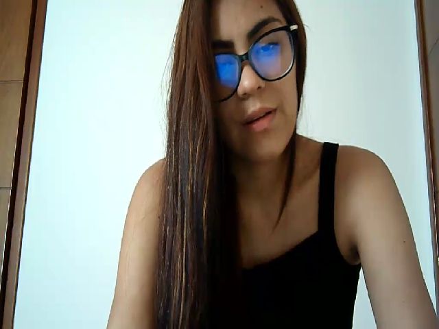 Live sex webcam photo for Elzarobberts #264473839