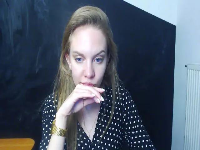 Live sex webcam photo for HappySecret_ #253524646
