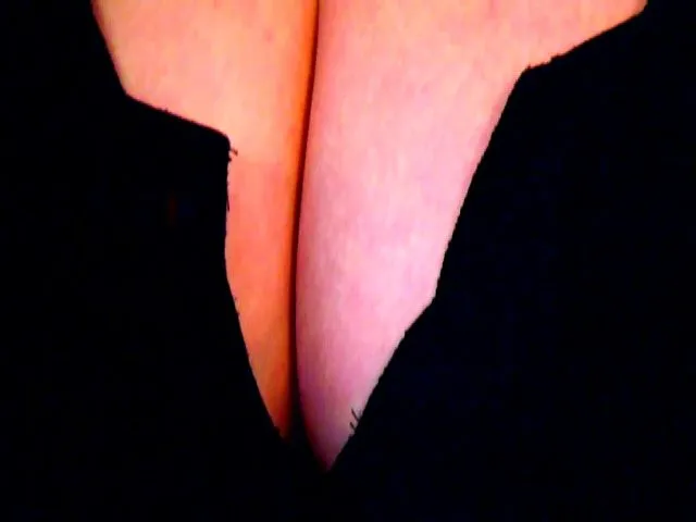 Live sex webcam photo for HalleyBB #254104407