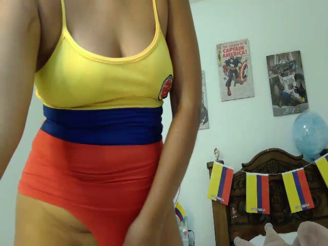 Live sex webcam photo for Cailyn_Hot1 #255670412