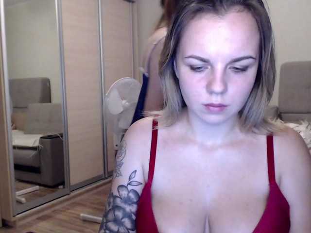 Live sex webcam photo for emmaandkris #249515270