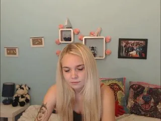 Live sex webcam photo for AnnaHappy18 #240599784