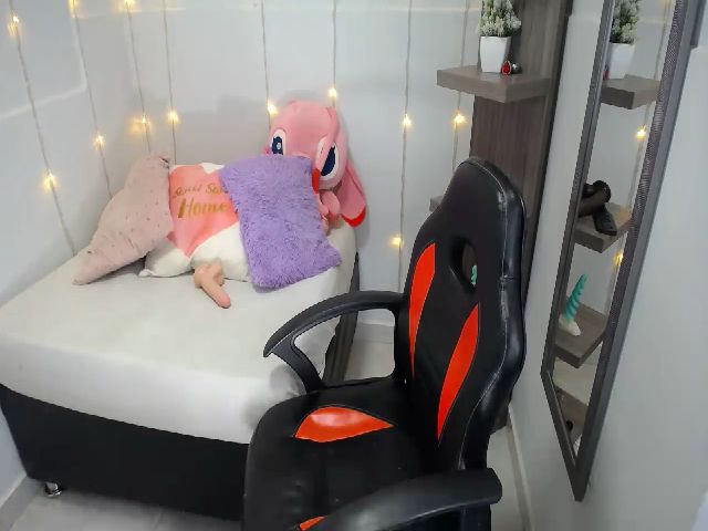 Live sex webcam photo for ETHANJARA #258736796
