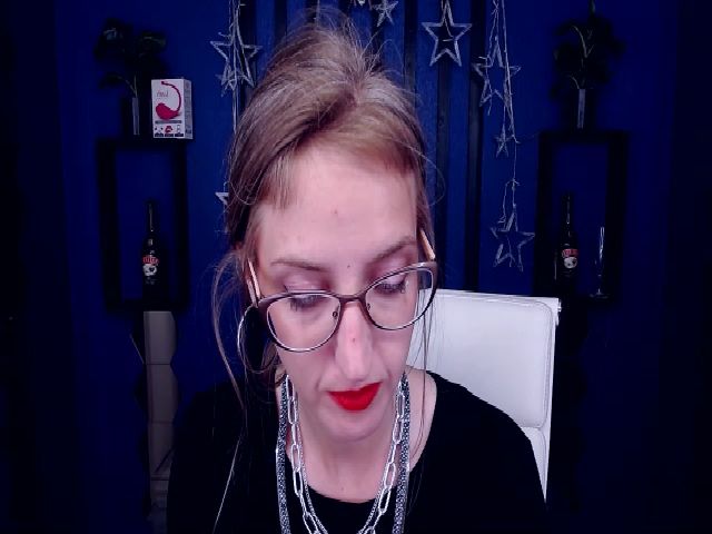 Live sex webcam photo for JennyLovelyS #262183843