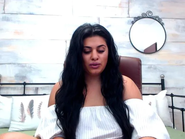 Live sex webcam photo for HeidiCutie #253027410