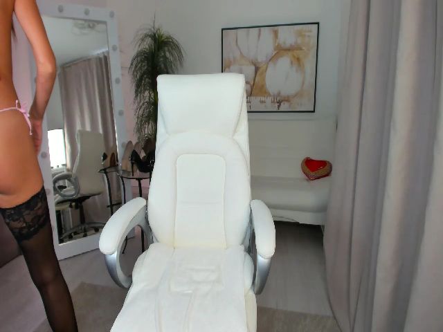 Live sex webcam photo for VictoriaKorff #254005747