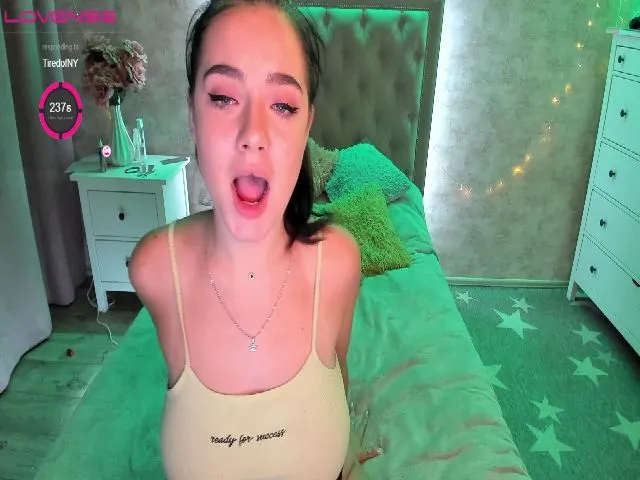 Live sex webcam photo for AliceOk #263254534