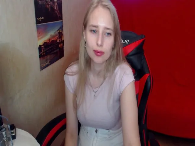 Live sex webcam photo for JessyGinger #265483545