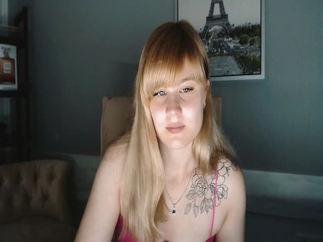 Live sex webcam photo for AdelinaBlondy #262580649