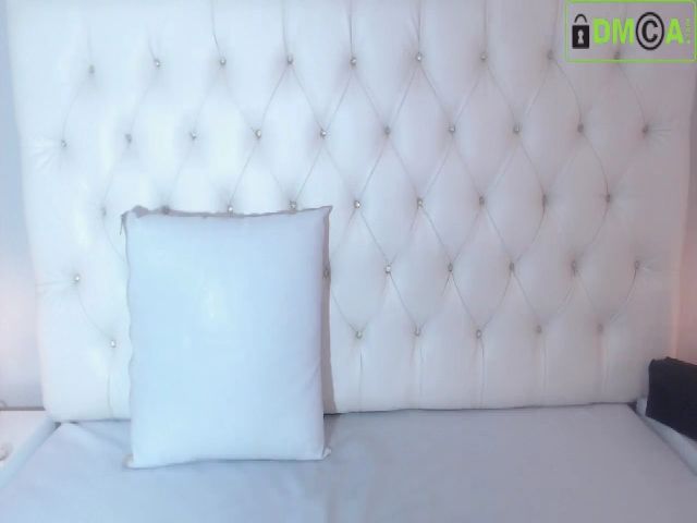 Live sex webcam photo for Kailyn_ #259734415