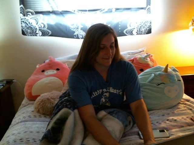 Live sex webcam photo for SuzieMoon #255685943