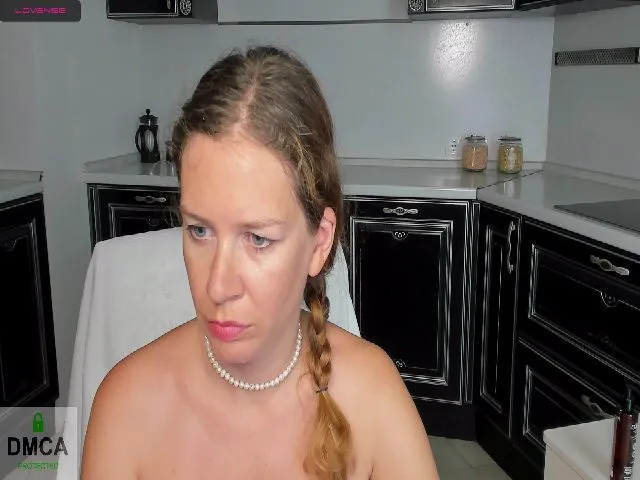 Live sex webcam photo for StelaMartin #253089032