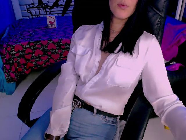 Live sex webcam photo for Sashabreck #287859708