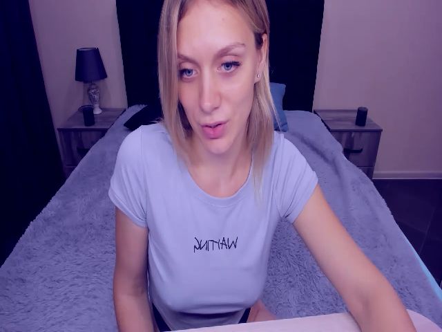 Live sex webcam photo for MeganKind #256175155