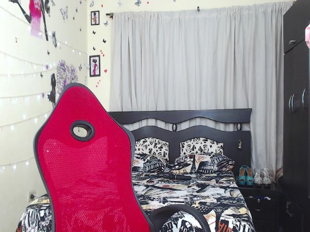 Live sex webcam photo for Tamara_stephs #252719595