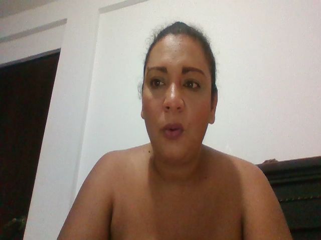 Live sex webcam photo for HallyGirlHot #287873960