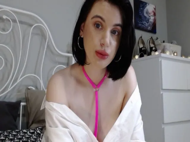 Live sex webcam photo for SofiKittyy #263995894