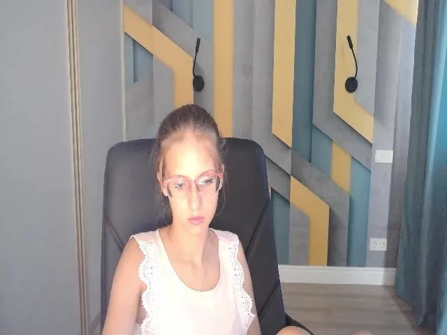 Live sex webcam photo for Alice_Adamsi #261478912