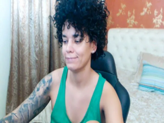 Live sex webcam photo for LaraAnne_ #258789002