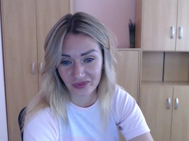 Live sex webcam photo for AlexaSweett_ #253006551