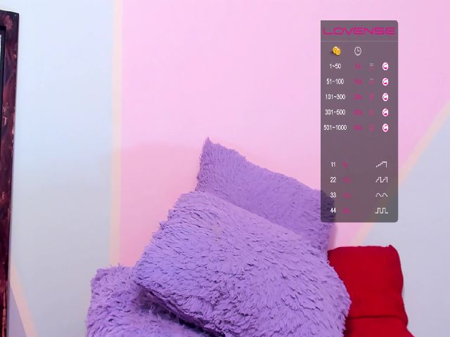 Live sex webcam photo for Violetatoo #254104578