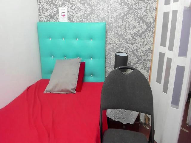 Live sex webcam photo for gia_cooper #260400912