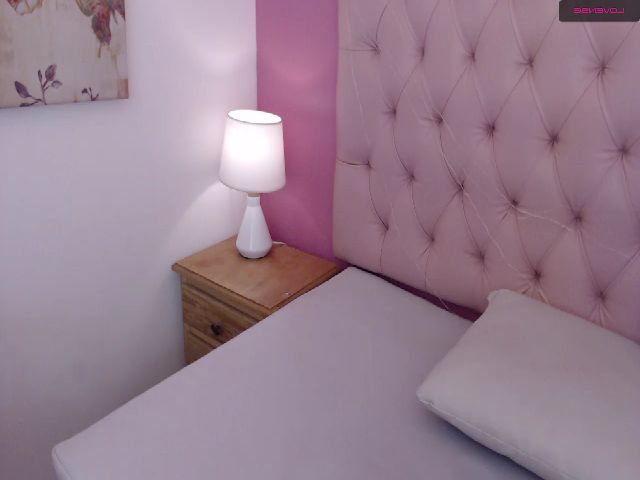 Live sex webcam photo for Keyra_R #252837382