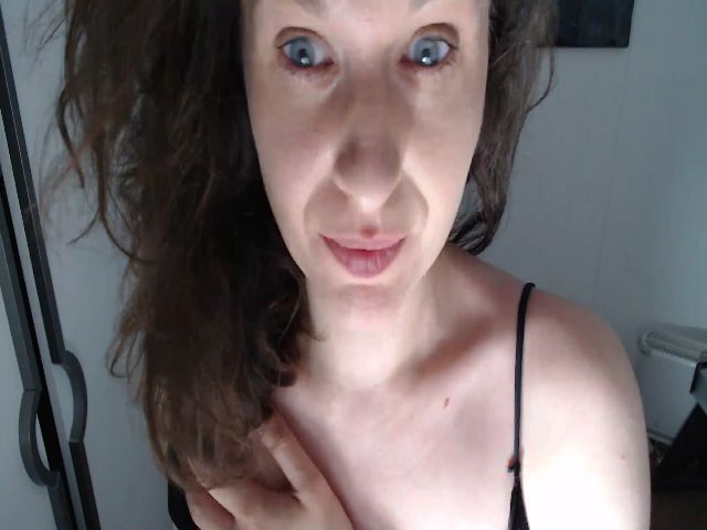 Live sex webcam photo for Nikkita23 #252660099