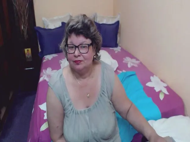 Live sex webcam photo for xSweetKarina #253042472