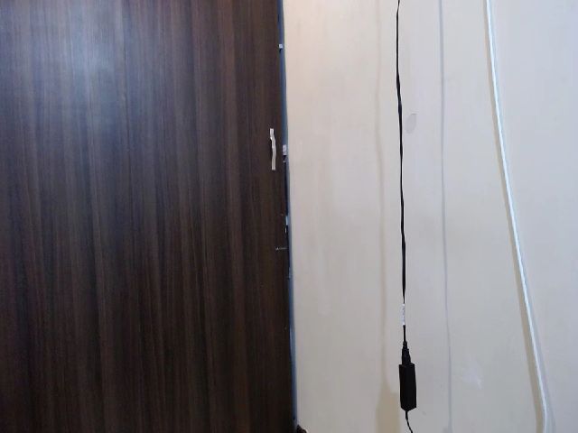 Live sex webcam photo for LaraSmiith_ #264614681