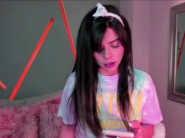 Live sex webcam photo for JulieBelle #287987697