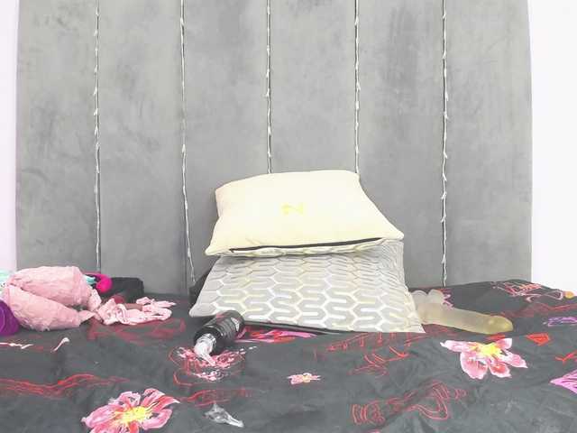 Live sex webcam photo for Melani-Dream #247086876