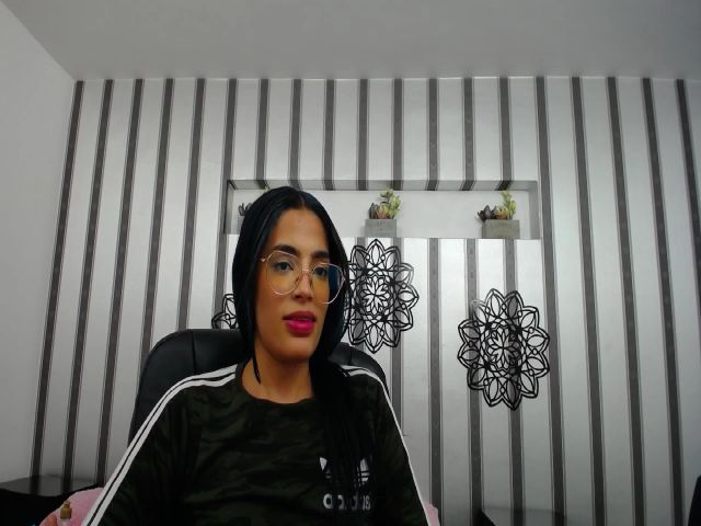 Live sex webcam photo for Charlotte_LW #260295169