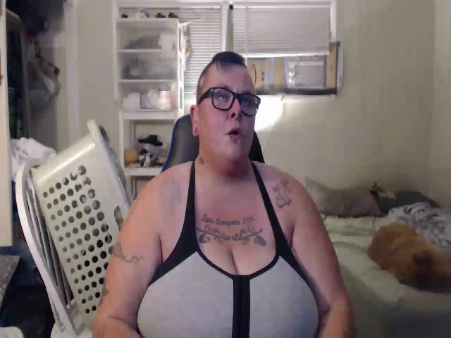 Live sex webcam photo for PunkChick420 #256766606