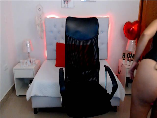 Live sex webcam photo for Antonella_lpz #253219054