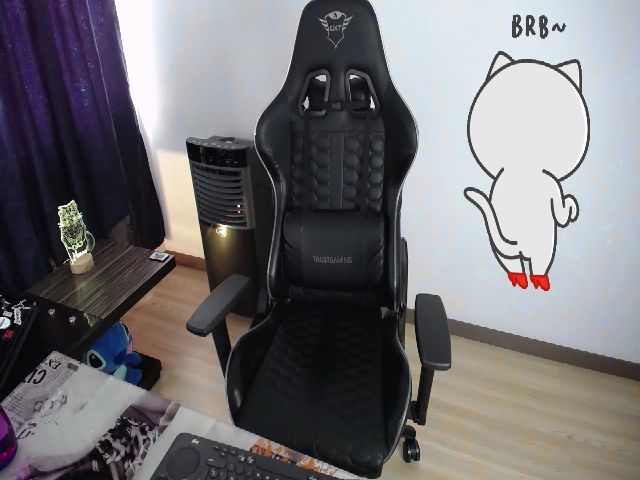 Live sex webcam photo for BiancaMiller #255993375