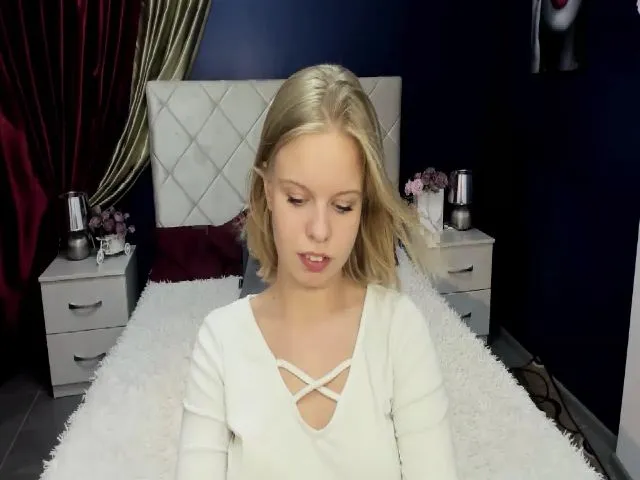 Live sex webcam photo for PinkieTease #256929740