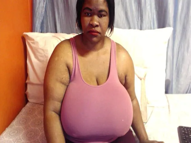 Live sex webcam photo for Sweetnozie #263619845