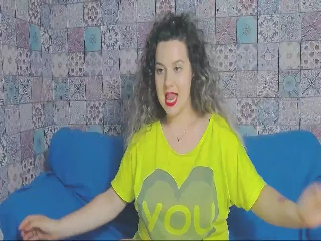 Live sex webcam photo for CurlyVibe #253236615