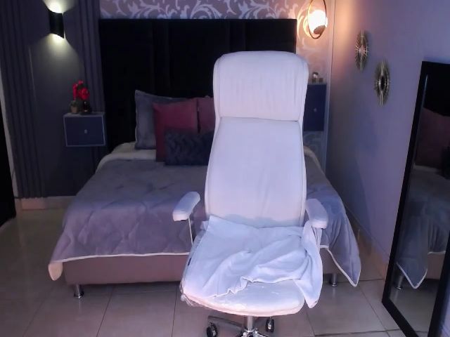 Live sex webcam photo for MarieBass #253789803