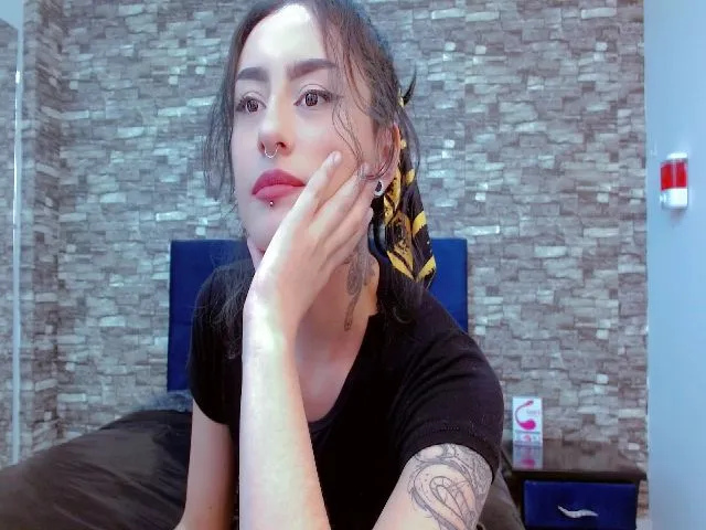 Live sex webcam photo for Violetdarkk #259644579