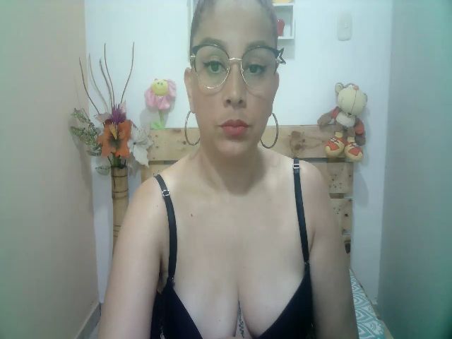 Live sex webcam photo for pamela_kuttee #263951305