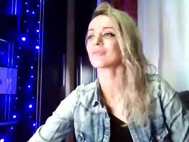 Live sex webcam photo for Wee-One #240929566