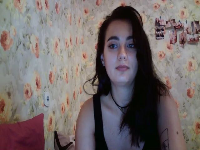 Live sex webcam photo for lolly_hollyy #256967759